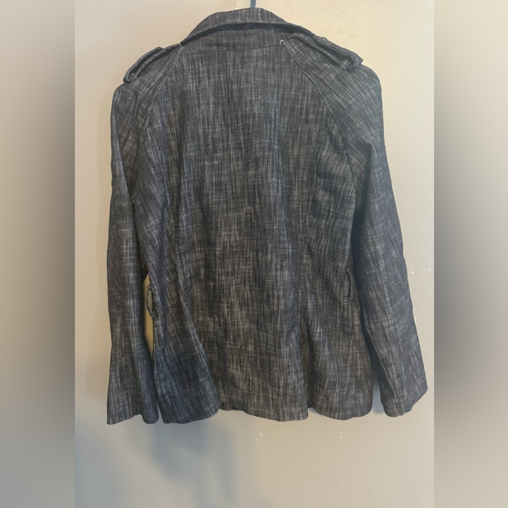Women's Jacket - Picture 3 of 4
